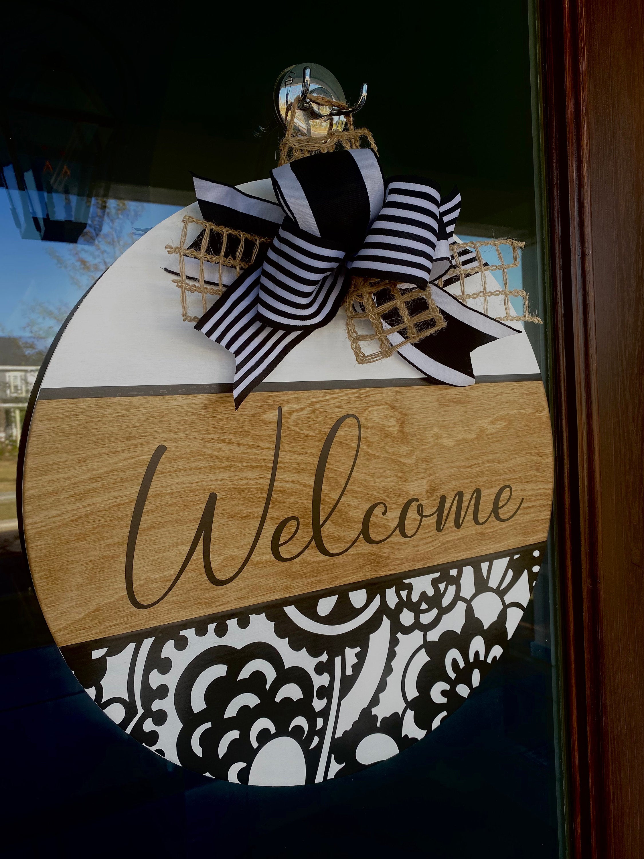 Welcome Door Hanger: Birchwood Round Sign with Black & White Bow